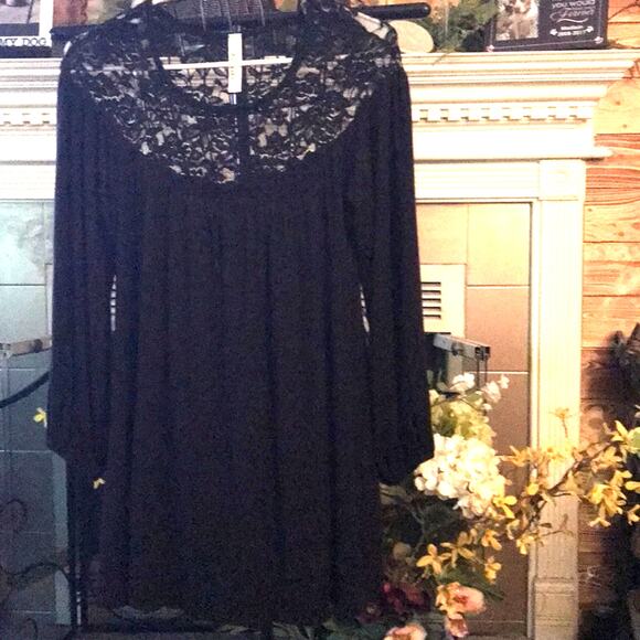 Emerald Sz S LS qauze flowy bottom upper Black lace inset - Picture 1 of 6